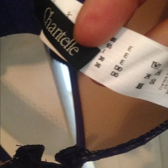 Chantelle 30DD NWOT BRA - Picture 2 of 6